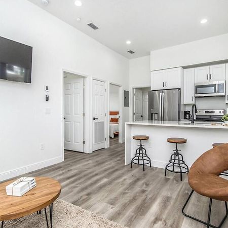 2Br Spacious House In Heart Of West Tampa Exterior photo